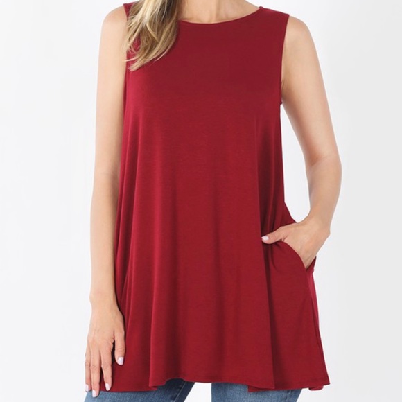Red Sleeveless Flared Top with Pockets - Picture 2 of 2